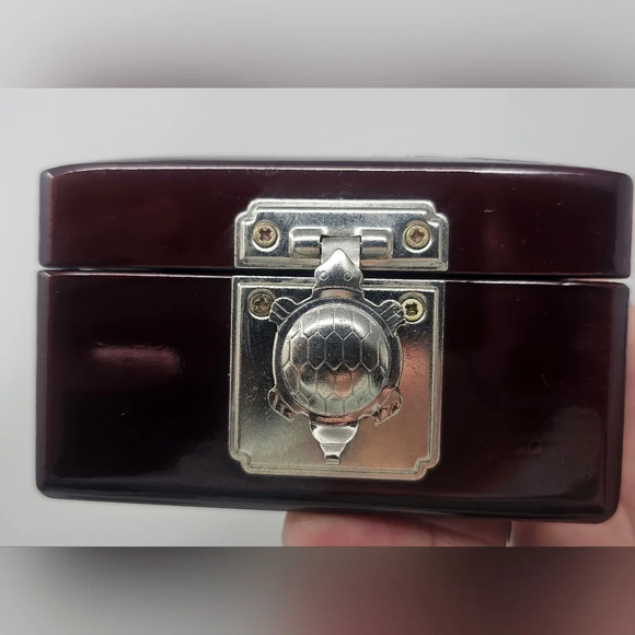 Vintage Jewelry Trinket Box in Brown Lacquer Asian Mother of Pearl Inlay Birds - Picture 4 of 15